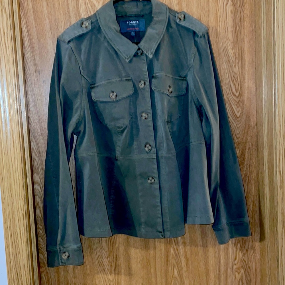 NWT LT OLIVE PEPLUM UTILITY JACKET
